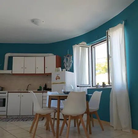 Amelia Apartment